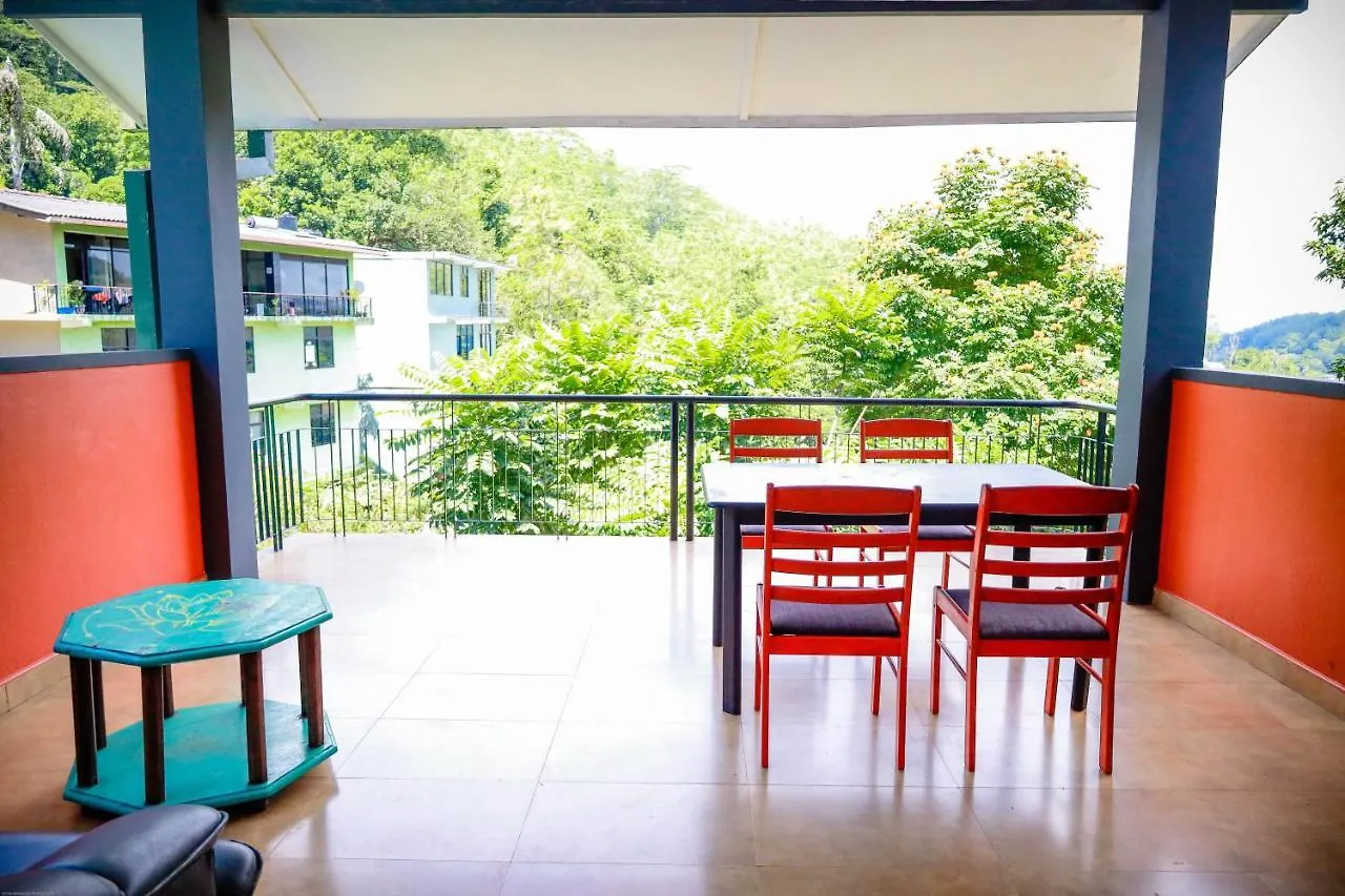 Hostel Funk Bunk - Mount View Lodge Kandy