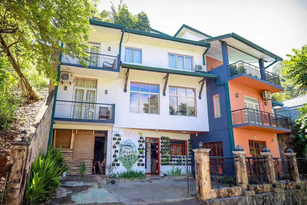 Funk Bunks - Mount View 0*, Kandy Sri Lanka