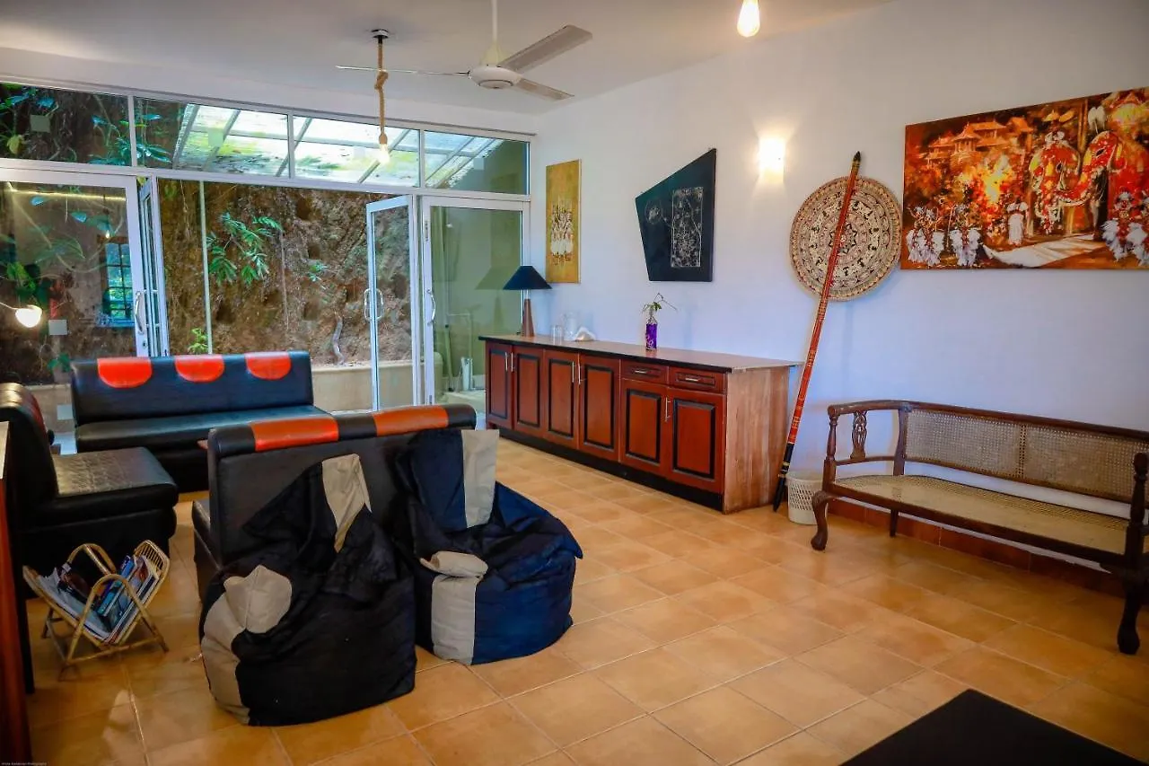Hostel Funk Bunks - Mount View Sri Lanka